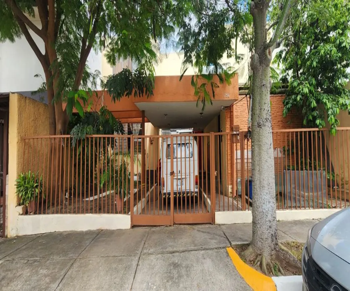 Casa En Venta,Jardines del Country,Calle el Parián 1756, Guadalajara, Jalisco 44210, 4 Habitaciones,2 Baños,Calle el Parián,1,pprNOgr