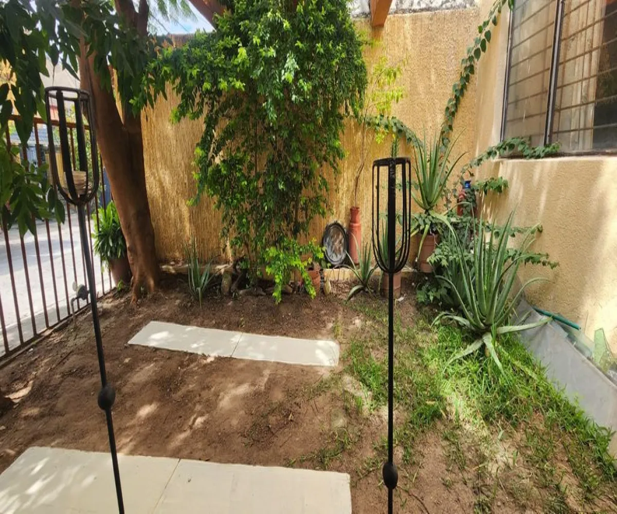 Casa En Venta,Jardines del Country,Calle el Parián 1756, Guadalajara, Jalisco 44210, 4 Habitaciones,2 Baños,Calle el Parián,1,pprNOgr