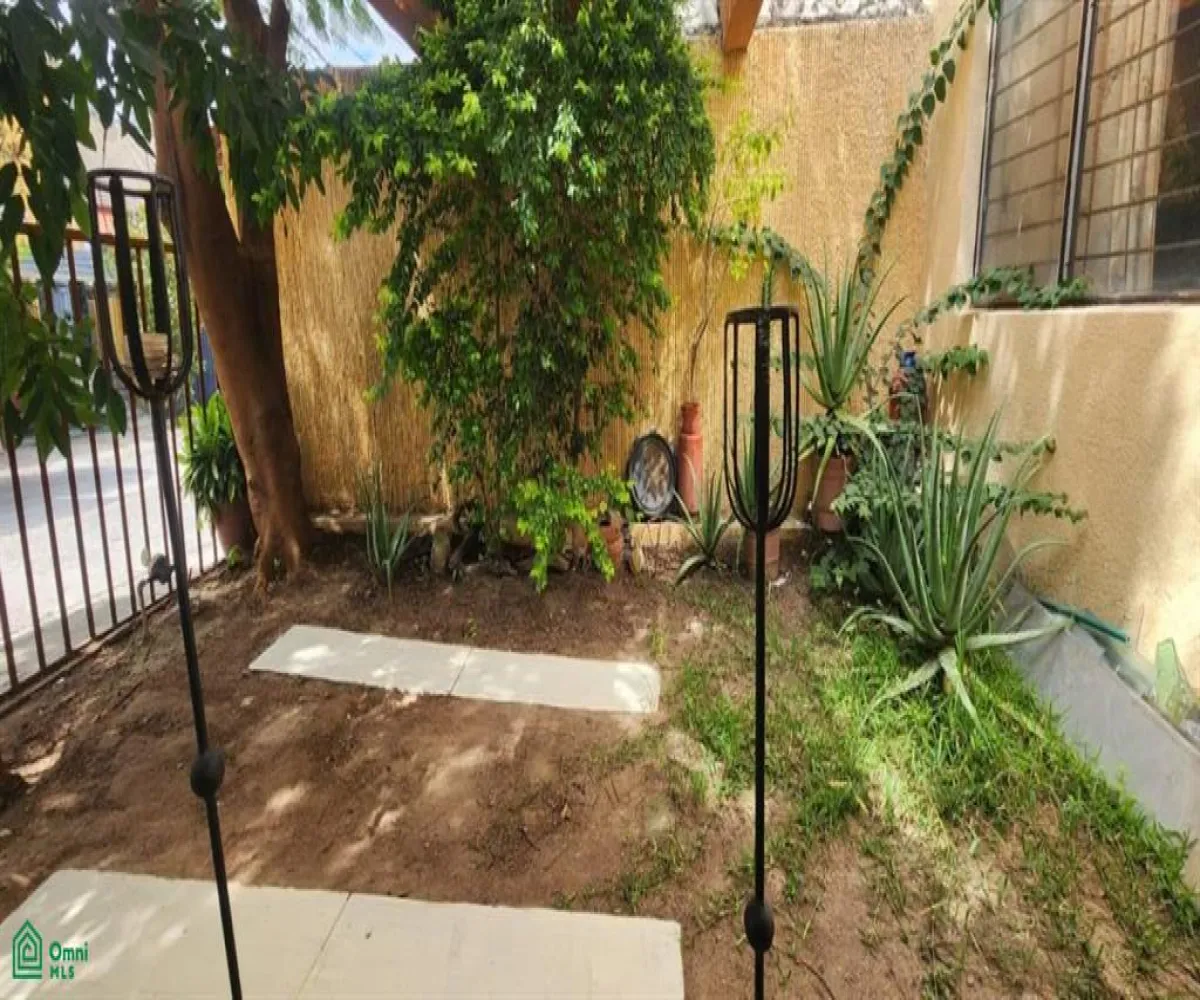 Casa En Venta,Jardines del Country,Parían 1756, Guadalajara, Jalisco 44210, 4 Habitaciones,2 Baños,Parían,2,MX251058853