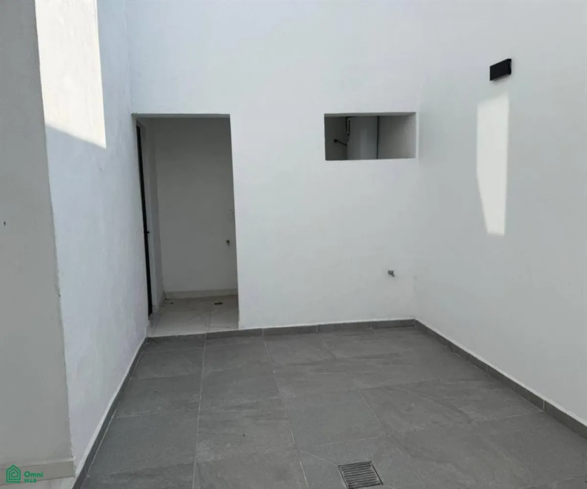 Casa En Venta,Tabachines,Paseo de los Tamarindos 3092, Zapopan, Jalisco 45188, 3 Habitaciones,3 Baños,Paseo de los Tamarindos,2,MX251059346