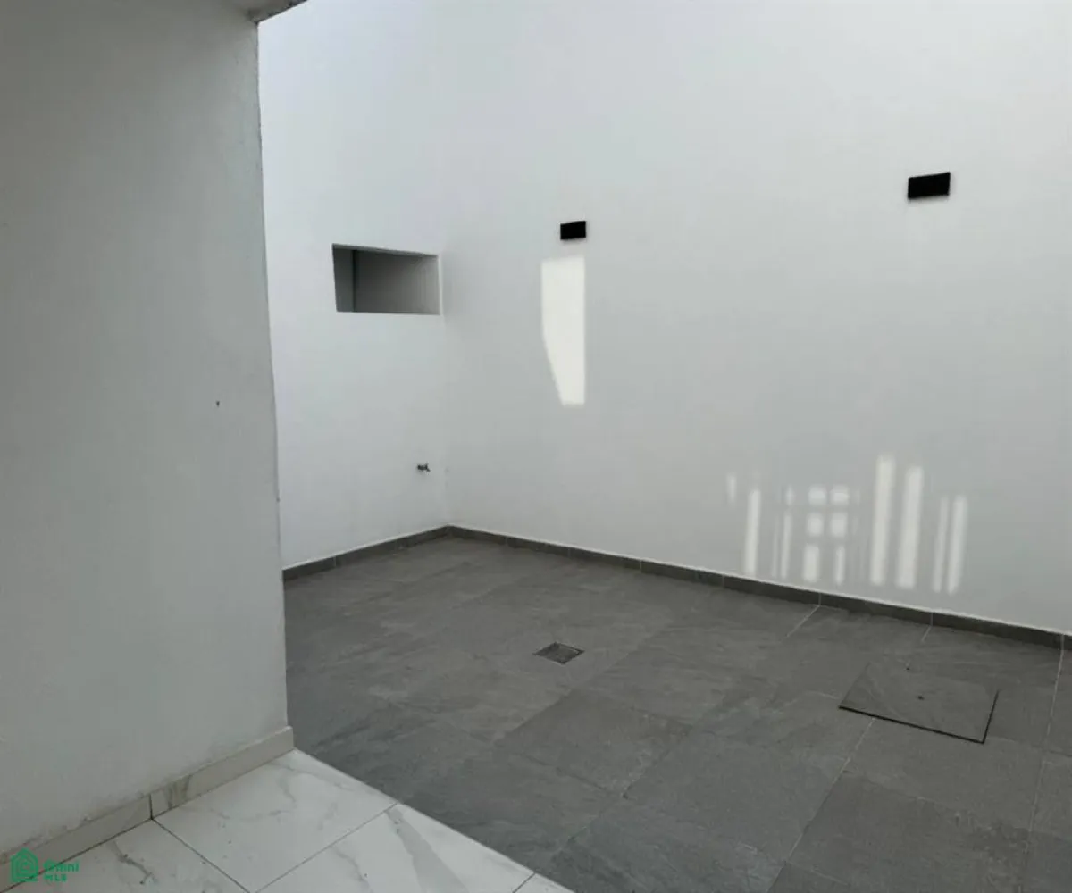 Casa En Venta,Tabachines,Paseo de los Tamarindos 3092, Zapopan, Jalisco 45188, 3 Habitaciones,3 Baños,Paseo de los Tamarindos,2,MX251059346