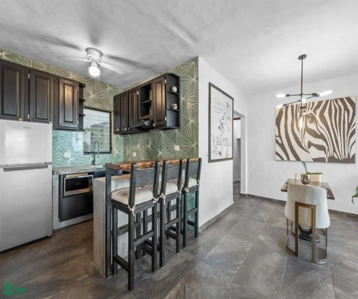 Departamento En Venta,Conchas Chinas,Paseo de los Delfines 126 1, Puerto Vallarta, Jalisco 48390, 2 Habitaciones,2 Baños,Paseo de los Delfines,3,MX251059515