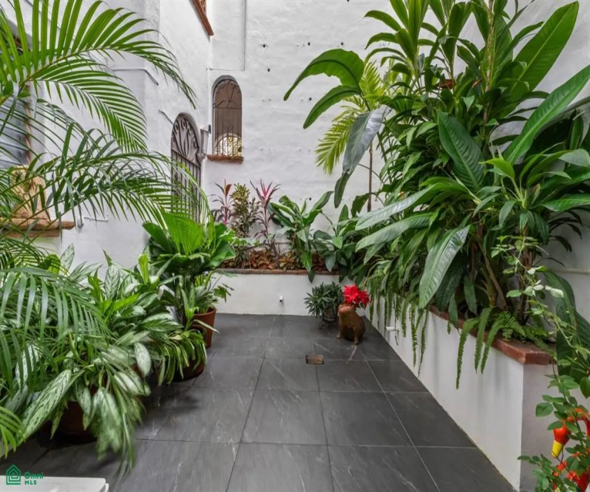 Departamento En Venta,Conchas Chinas,Paseo de los Delfines 126 1, Puerto Vallarta, Jalisco 48390, 2 Habitaciones,2 Baños,Paseo de los Delfines,3,MX251059515