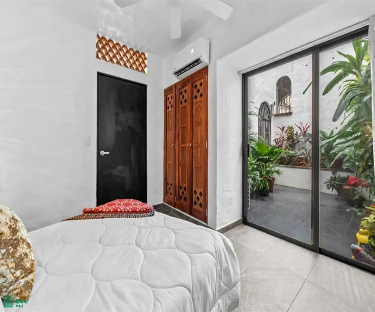 Departamento En Venta,Conchas Chinas,Paseo de los Delfines 126 1, Puerto Vallarta, Jalisco 48390, 2 Habitaciones,2 Baños,Paseo de los Delfines,3,MX251059515