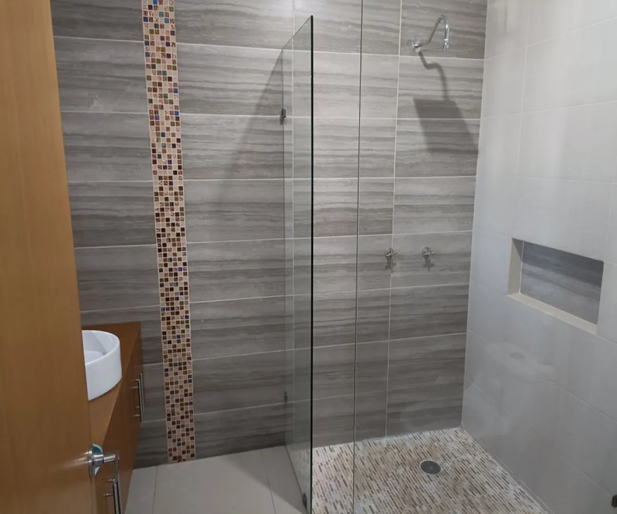 Casa En Renta,Paisajes del Tesoro,Tuxtla 1537, San Pedro Tlaquepaque, Jalisco 45608, 4 Habitaciones,3 Baños,Tuxtla,3,pNrODTv