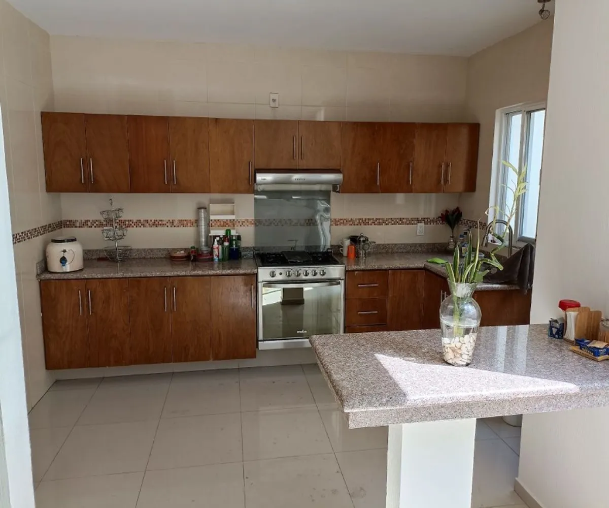 Casa En Renta,Paisajes del Tesoro,Tuxtla 1537, San Pedro Tlaquepaque, Jalisco 45608, 4 Habitaciones,3 Baños,Tuxtla,3,pNrODTv