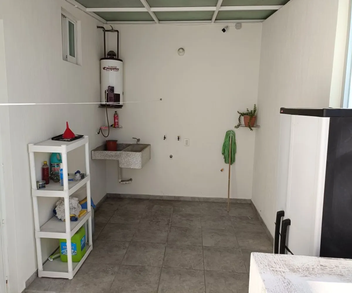 Casa En Renta,Paisajes del Tesoro,Tuxtla 1537, San Pedro Tlaquepaque, Jalisco 45608, 4 Habitaciones,3 Baños,Tuxtla,3,pNrODTv