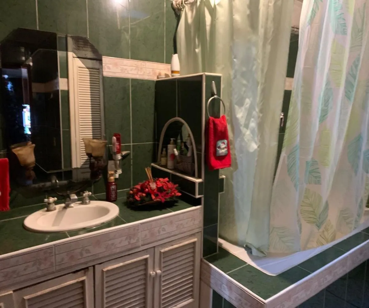 Casa En Venta,Italia Providencia,Calle Ottawa 1227, Guadalajara, Jalisco 44648, 4 Habitaciones,4 Baños,Calle Ottawa,1,pWC2ZgS