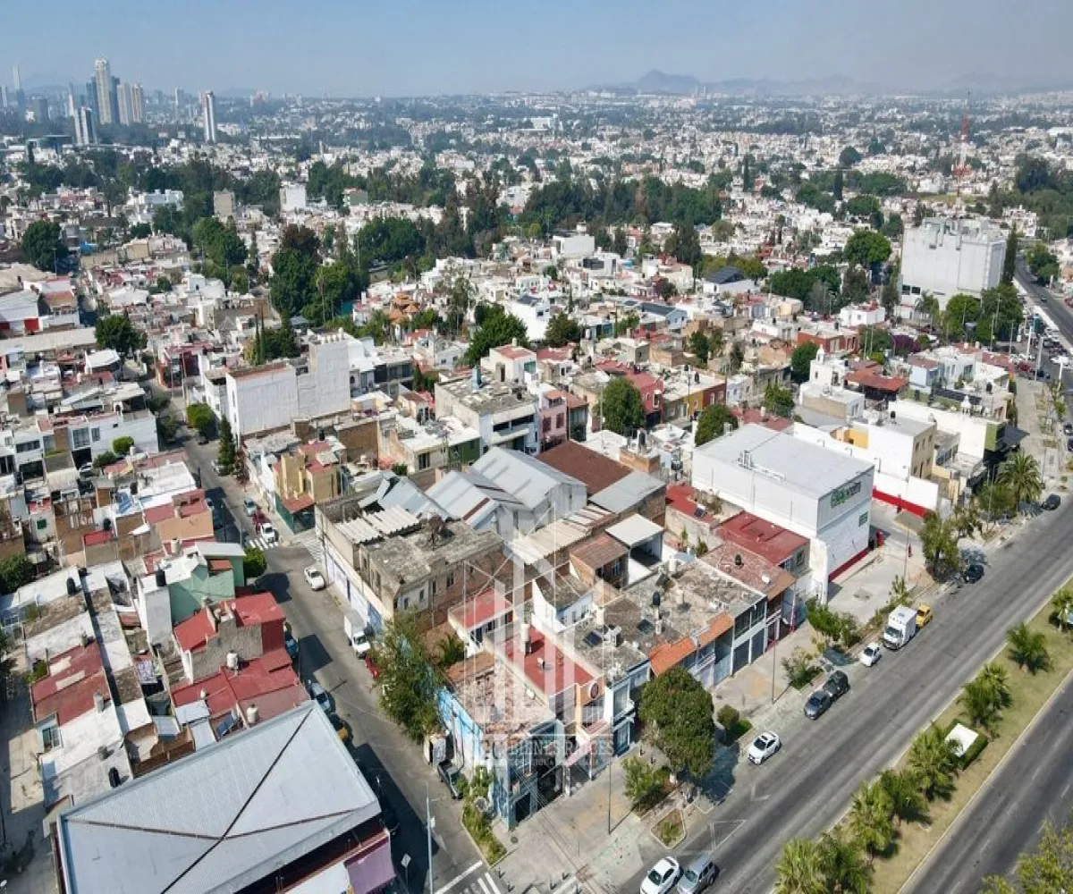 Casa En Venta,Jardines del Country,Calzada Federalismo 1955, Guadalajara, Jalisco 44210, 8 Habitaciones,4 Baños,Calzada Federalismo,2,pQ9YtLW