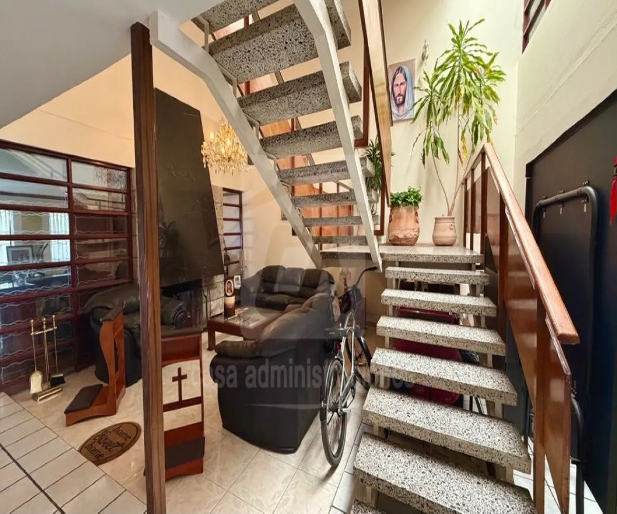 Casa En Renta,Arcos Vallarta,Juan de Mena 285, Guadalajara, Jalisco 44130, 6 Habitaciones,3 Baños,Juan de Mena,3,pJya3BX