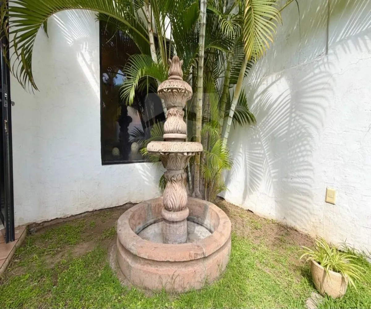 Casa En Renta,Arcos Vallarta,Juan de Mena 285, Guadalajara, Jalisco 44130, 6 Habitaciones,3 Baños,Juan de Mena,3,pJya3BX