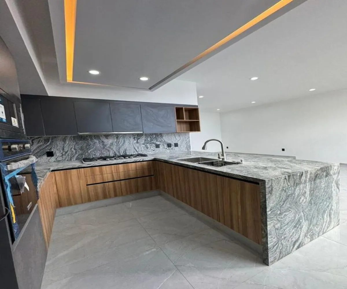 Casa En Venta,Senderos de Monte Verde,Blvd. Senderos de Monte Verde S/N, Tlajomulco de Zúñiga, Jalisco 45646, 4 Habitaciones,4 Baños,Blvd. Senderos de Monte Verde,1,pw5ANQn