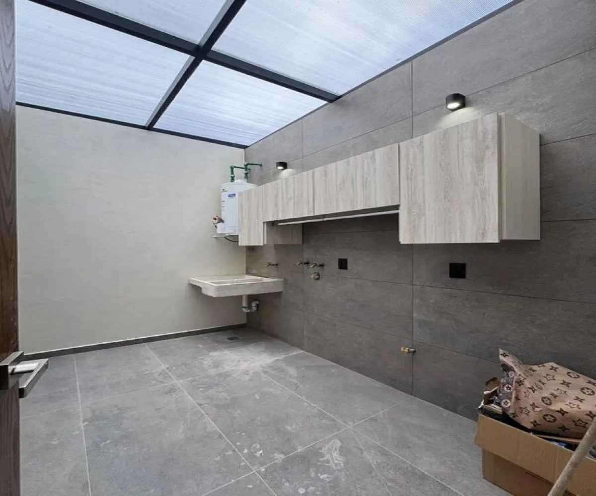 Casa En Venta,Senderos de Monte Verde,Blvd. Senderos de Monte Verde S/N, Tlajomulco de Zúñiga, Jalisco 45646, 4 Habitaciones,4 Baños,Blvd. Senderos de Monte Verde,1,pw5ANQn