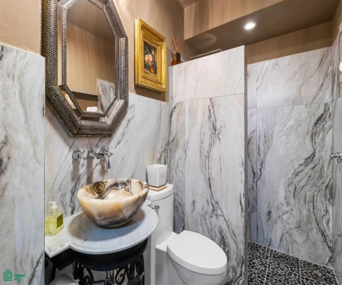 Casa En Venta,Marina Vallarta,Calle Gaviotas 144, Puerto Vallarta, Jalisco 48354, 5 Habitaciones,5 Baños,Calle Gaviotas,MX251061939