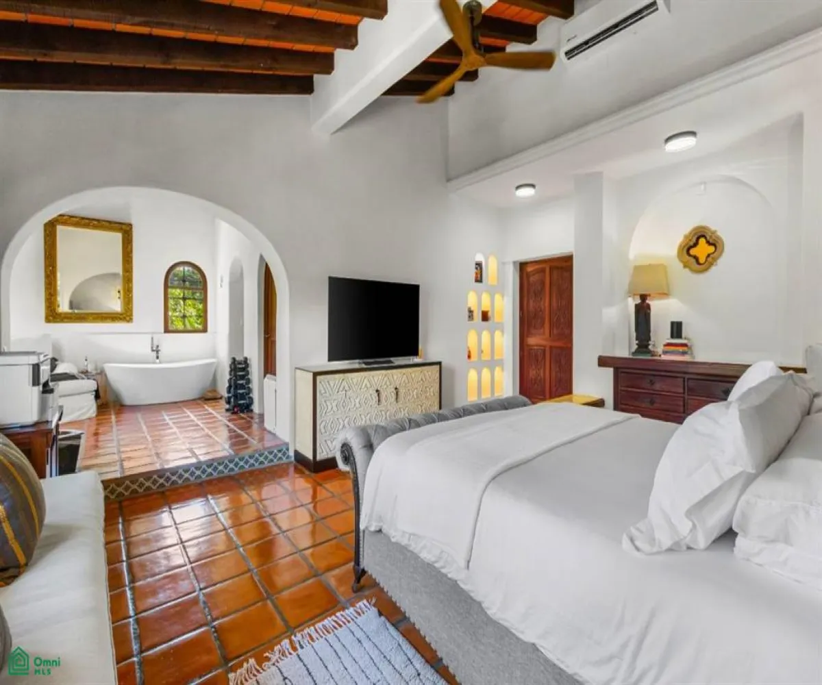 Casa En Venta,Marina Vallarta,Calle Gaviotas 144, Puerto Vallarta, Jalisco 48354, 5 Habitaciones,5 Baños,Calle Gaviotas,MX251061939