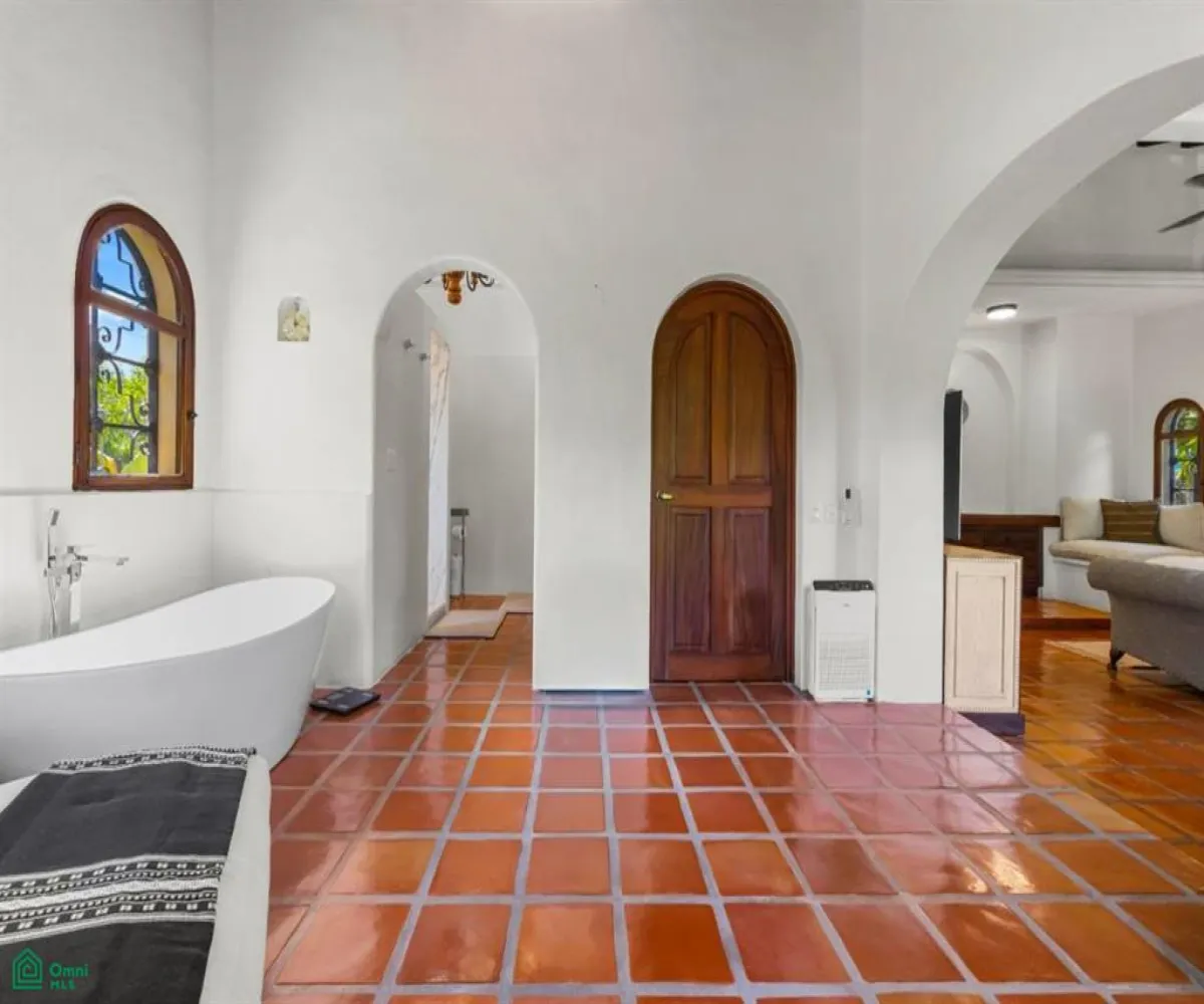 Casa En Venta,Marina Vallarta,Calle Gaviotas 144, Puerto Vallarta, Jalisco 48354, 5 Habitaciones,5 Baños,Calle Gaviotas,MX251061939