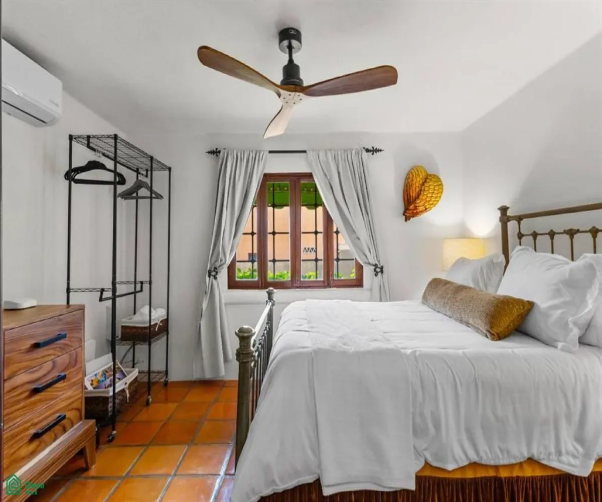 Casa En Venta,Marina Vallarta,Calle Gaviotas 144, Puerto Vallarta, Jalisco 48354, 5 Habitaciones,5 Baños,Calle Gaviotas,MX251061939