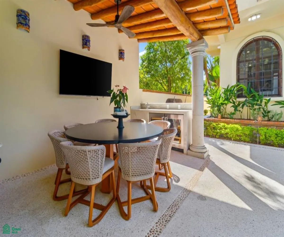 Casa En Venta,Marina Vallarta,Calle Gaviotas 144, Puerto Vallarta, Jalisco 48354, 5 Habitaciones,5 Baños,Calle Gaviotas,MX251061939