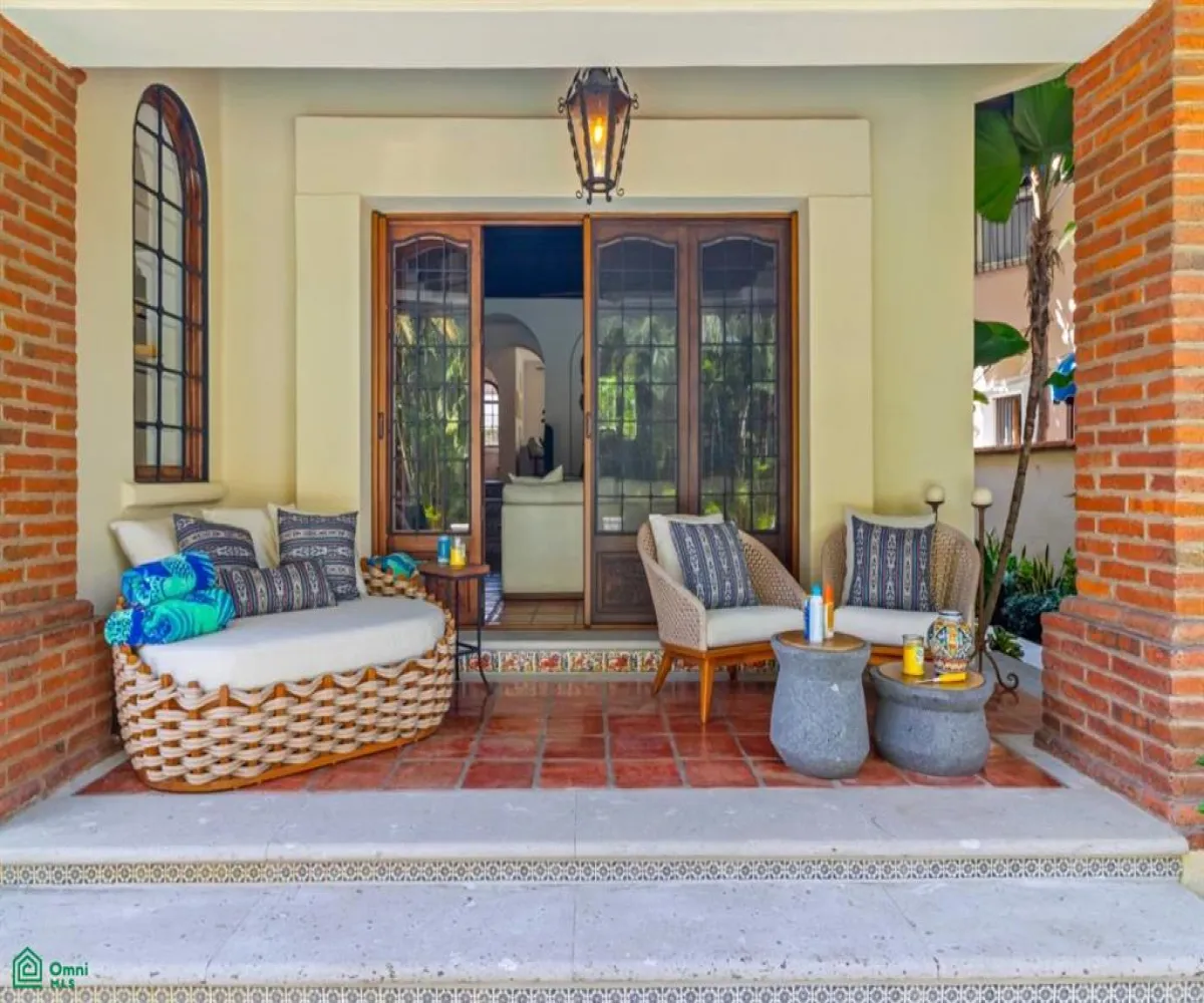 Casa En Venta,Marina Vallarta,Calle Gaviotas 144, Puerto Vallarta, Jalisco 48354, 5 Habitaciones,5 Baños,Calle Gaviotas,MX251061939