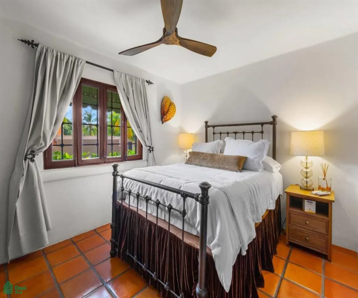 Casa En Venta,Marina Vallarta,Calle Gaviotas 144, Puerto Vallarta, Jalisco 48354, 5 Habitaciones,5 Baños,Calle Gaviotas,MX251061939