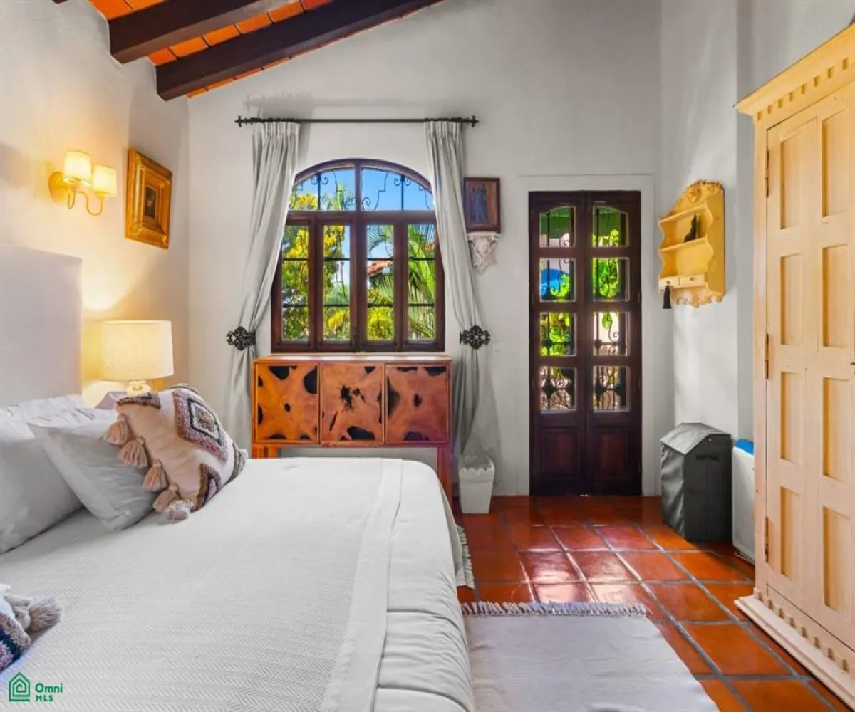 Casa En Venta,Marina Vallarta,Calle Gaviotas 144, Puerto Vallarta, Jalisco 48354, 5 Habitaciones,5 Baños,Calle Gaviotas,MX251061939