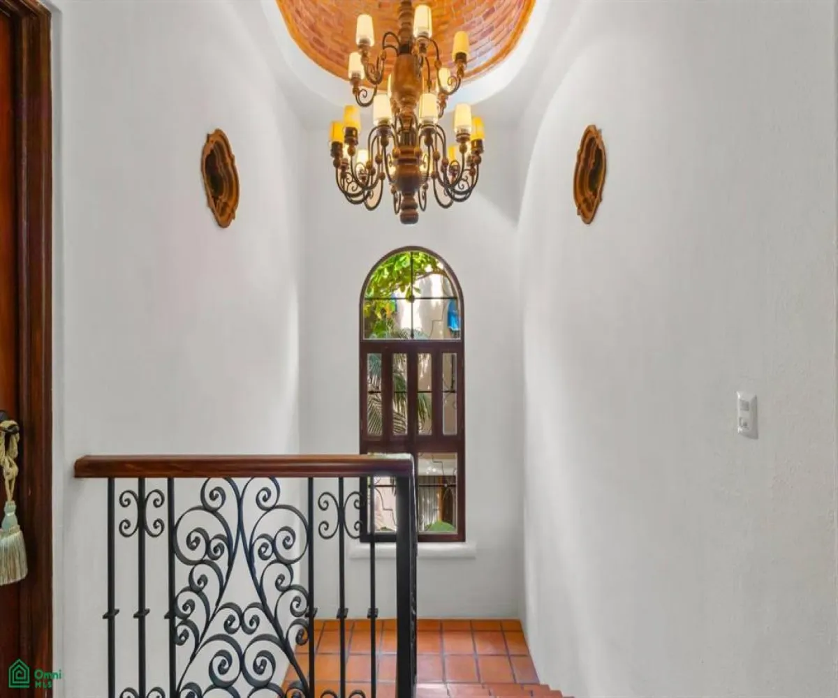 Casa En Venta,Marina Vallarta,Calle Gaviotas 144, Puerto Vallarta, Jalisco 48354, 5 Habitaciones,5 Baños,Calle Gaviotas,MX251061939