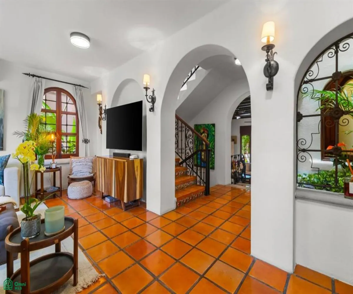 Casa En Venta,Marina Vallarta,Calle Gaviotas 144, Puerto Vallarta, Jalisco 48354, 5 Habitaciones,5 Baños,Calle Gaviotas,MX251061939