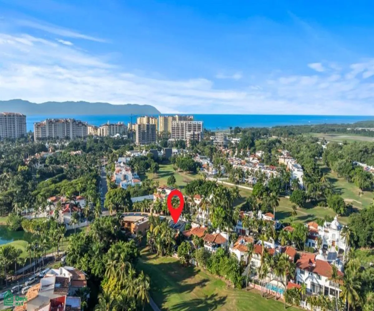 Casa En Venta,Marina Vallarta,Calle Gaviotas 144, Puerto Vallarta, Jalisco 48354, 5 Habitaciones,5 Baños,Calle Gaviotas,MX251061939