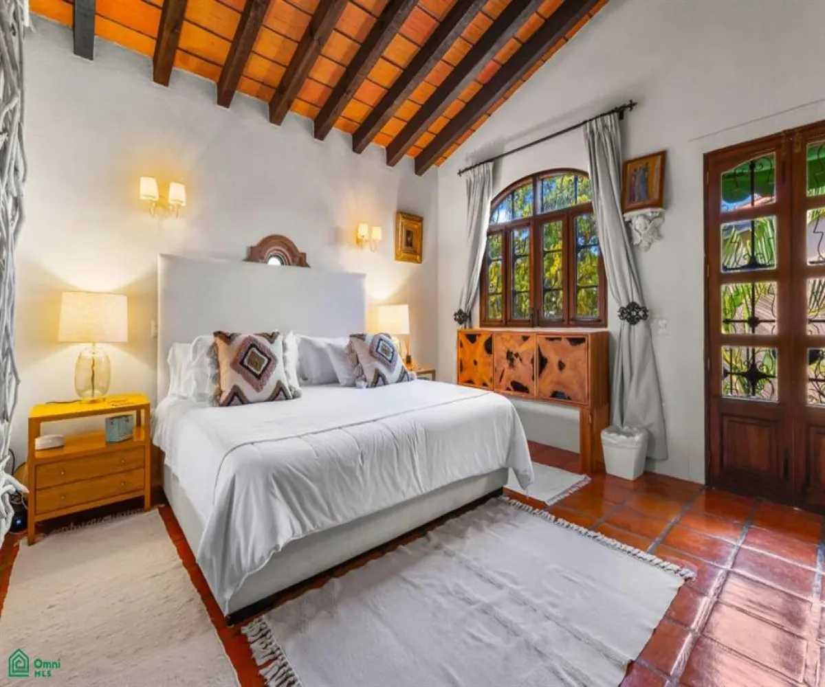 Casa En Venta,Marina Vallarta,Calle Gaviotas 144, Puerto Vallarta, Jalisco 48354, 5 Habitaciones,5 Baños,Calle Gaviotas,MX251061939