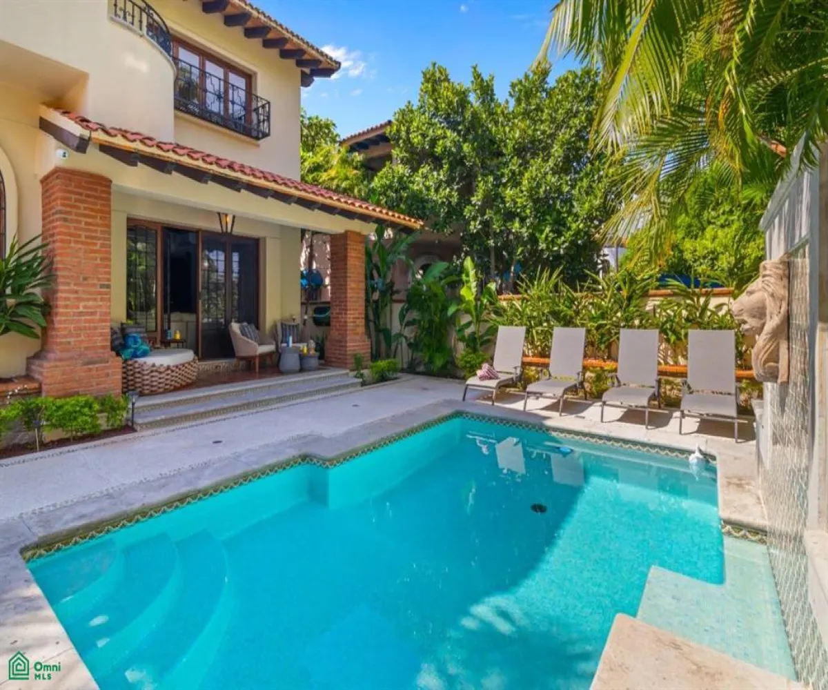 Casa En Venta,Marina Vallarta,Calle Gaviotas 144, Puerto Vallarta, Jalisco 48354, 5 Habitaciones,5 Baños,Calle Gaviotas,MX251061939