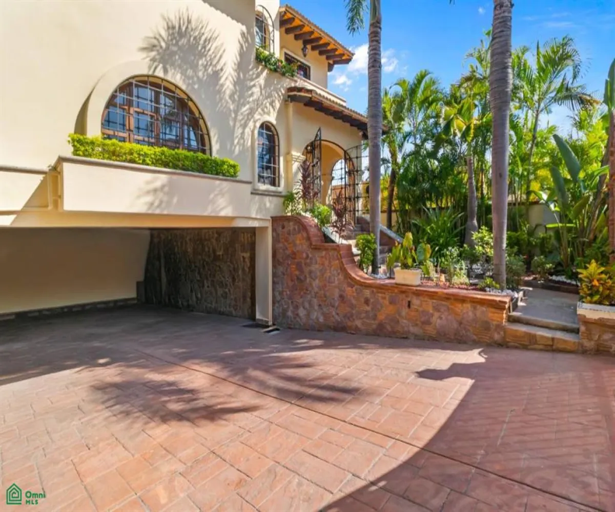 Casa En Venta,Marina Vallarta,Calle Gaviotas 144, Puerto Vallarta, Jalisco 48354, 5 Habitaciones,5 Baños,Calle Gaviotas,MX251061939