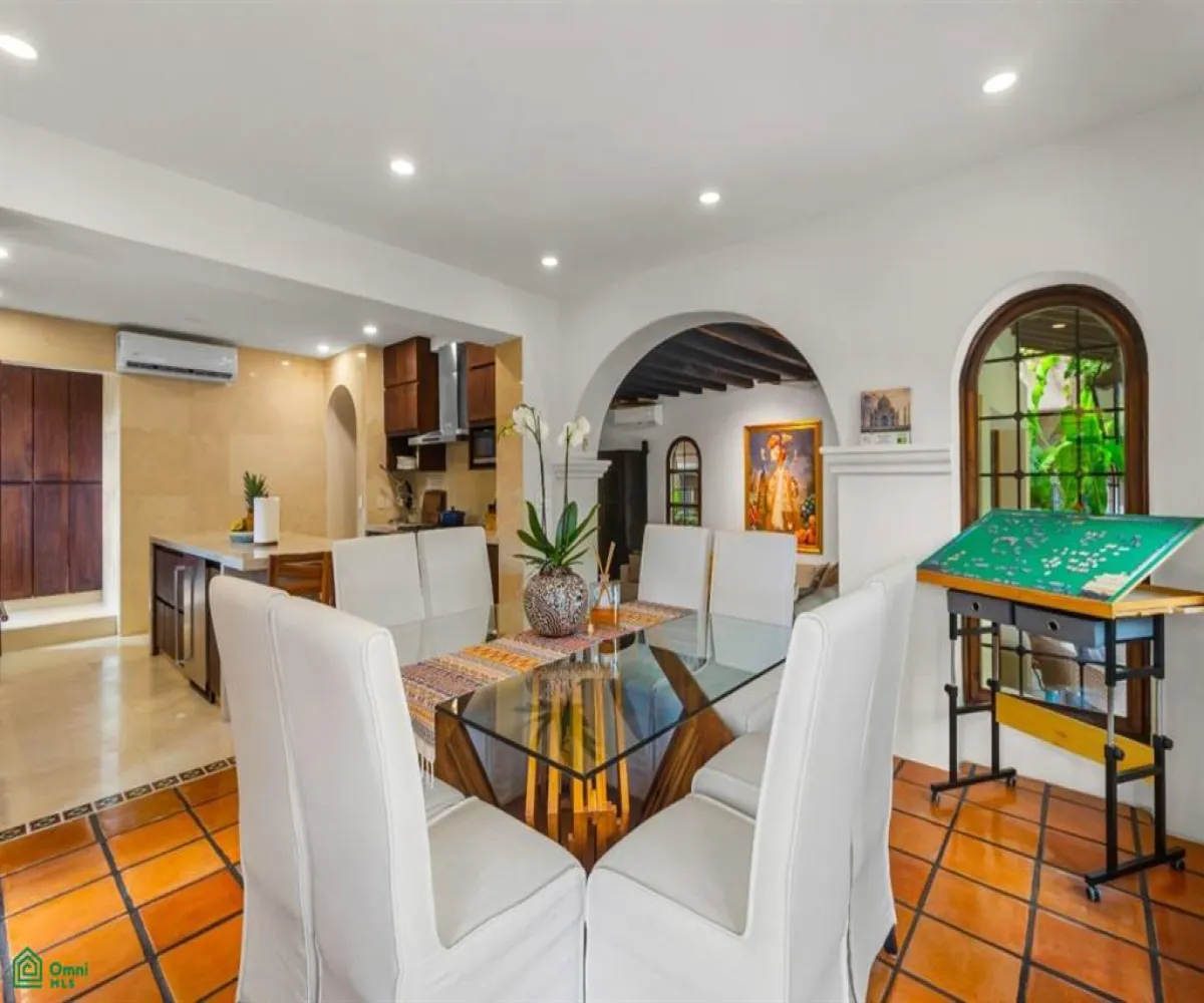 Casa En Venta,Marina Vallarta,Calle Gaviotas 144, Puerto Vallarta, Jalisco 48354, 5 Habitaciones,5 Baños,Calle Gaviotas,MX251061939