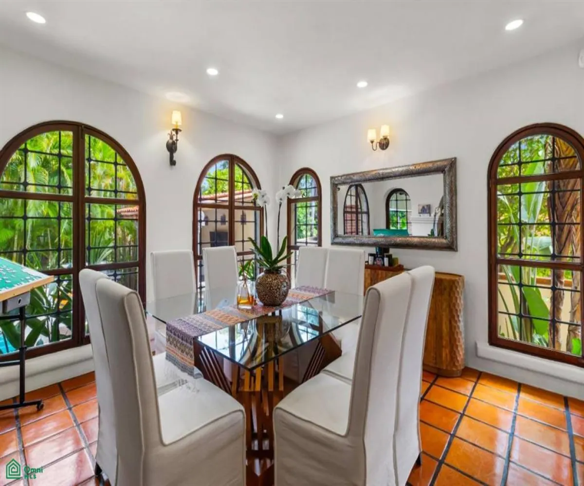 Casa En Venta,Marina Vallarta,Calle Gaviotas 144, Puerto Vallarta, Jalisco 48354, 5 Habitaciones,5 Baños,Calle Gaviotas,MX251061939