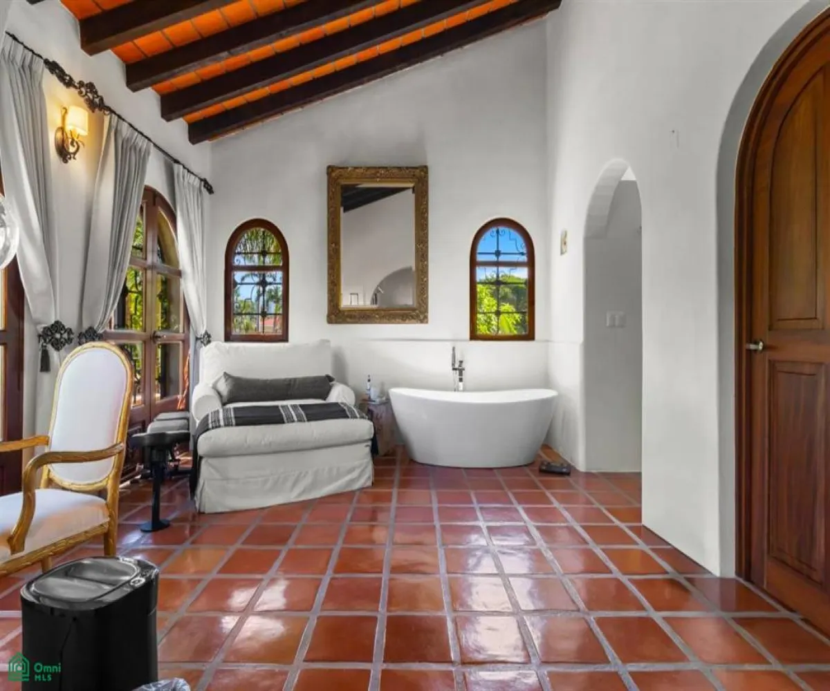 Casa En Venta,Marina Vallarta,Calle Gaviotas 144, Puerto Vallarta, Jalisco 48354, 5 Habitaciones,5 Baños,Calle Gaviotas,MX251061939