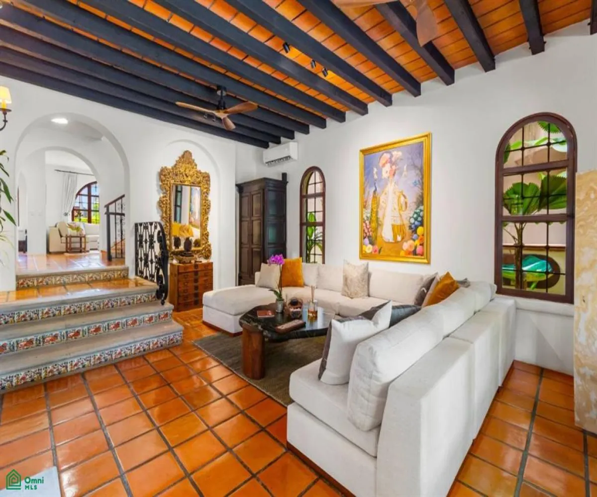 Casa En Venta,Marina Vallarta,Calle Gaviotas 144, Puerto Vallarta, Jalisco 48354, 5 Habitaciones,5 Baños,Calle Gaviotas,MX251061939