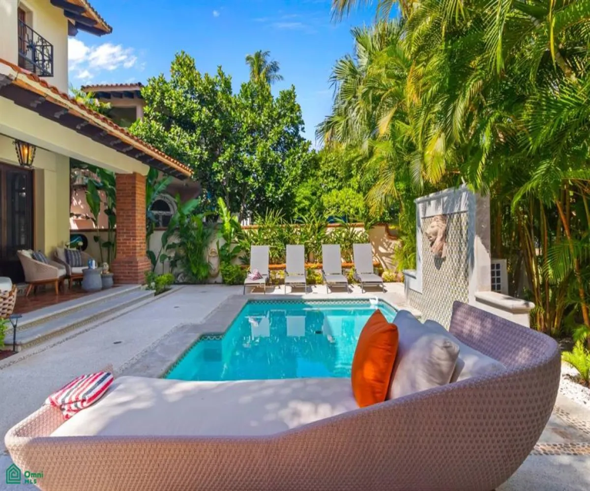 Casa En Venta,Marina Vallarta,Calle Gaviotas 144, Puerto Vallarta, Jalisco 48354, 5 Habitaciones,5 Baños,Calle Gaviotas,MX251061939