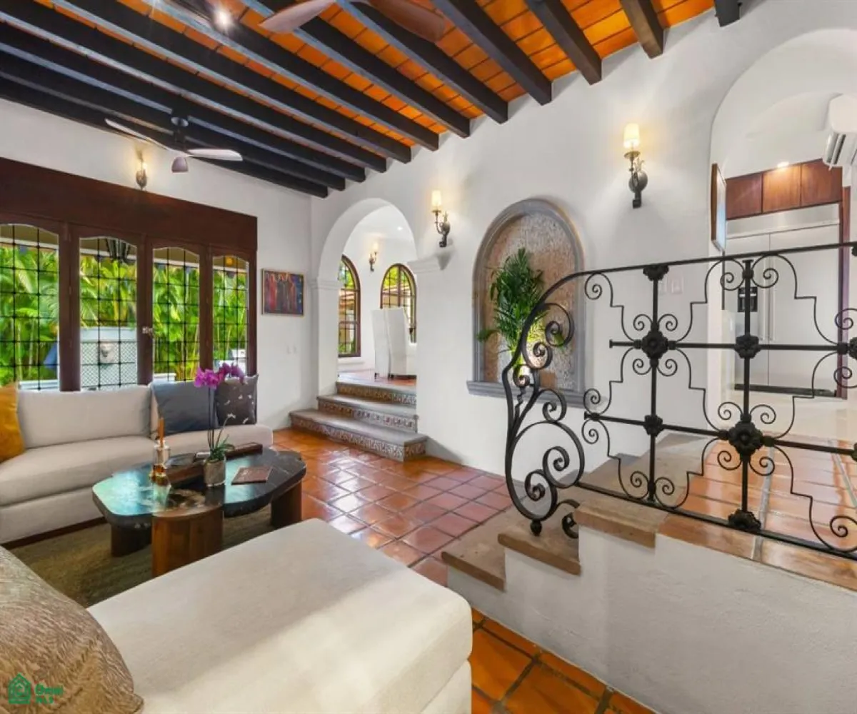 Casa En Venta,Marina Vallarta,Calle Gaviotas 144, Puerto Vallarta, Jalisco 48354, 5 Habitaciones,5 Baños,Calle Gaviotas,MX251061939