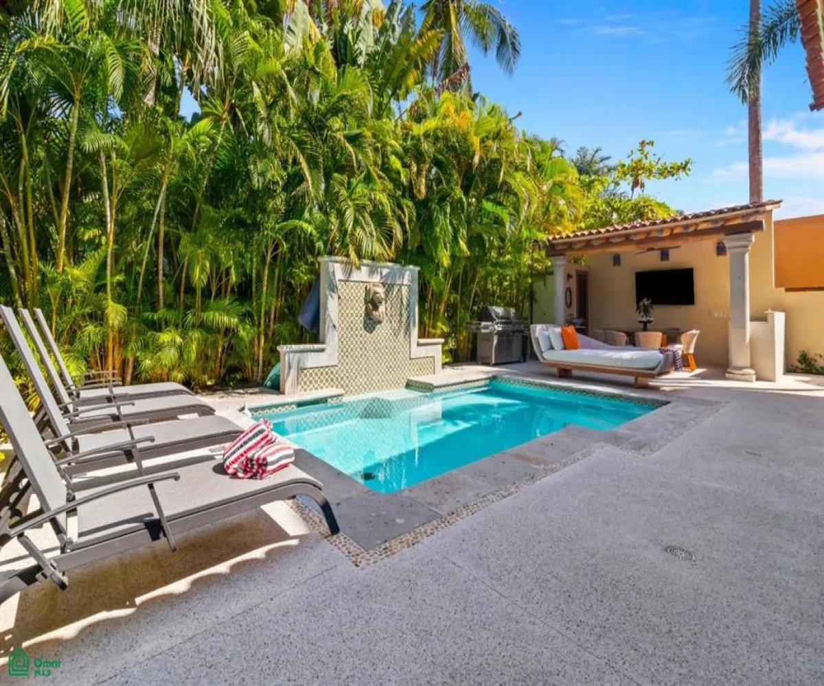 Casa En Venta,Marina Vallarta,Calle Gaviotas 144, Puerto Vallarta, Jalisco 48354, 5 Habitaciones,5 Baños,Calle Gaviotas,MX251061939