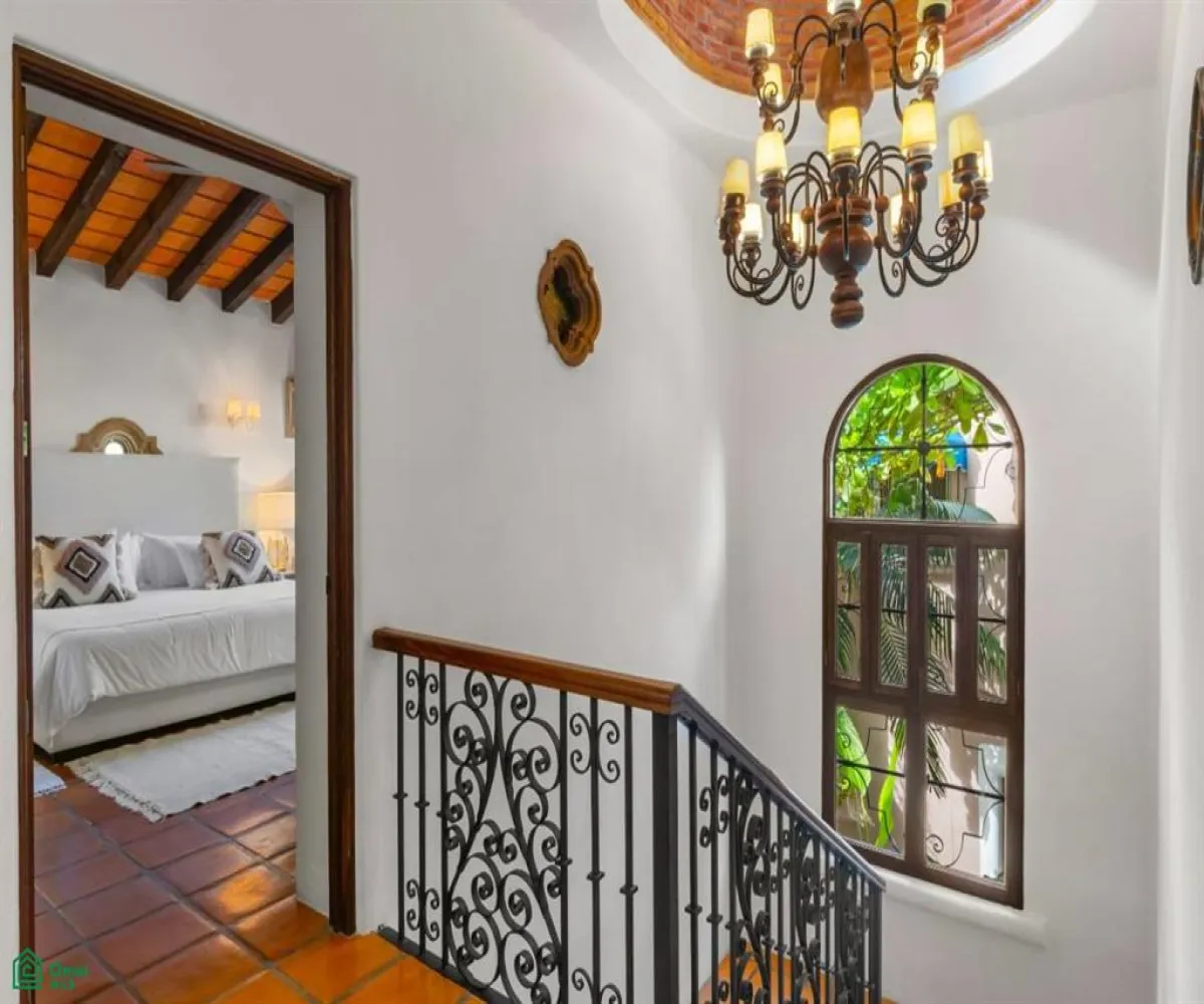 Casa En Venta,Marina Vallarta,Calle Gaviotas 144, Puerto Vallarta, Jalisco 48354, 5 Habitaciones,5 Baños,Calle Gaviotas,MX251061939