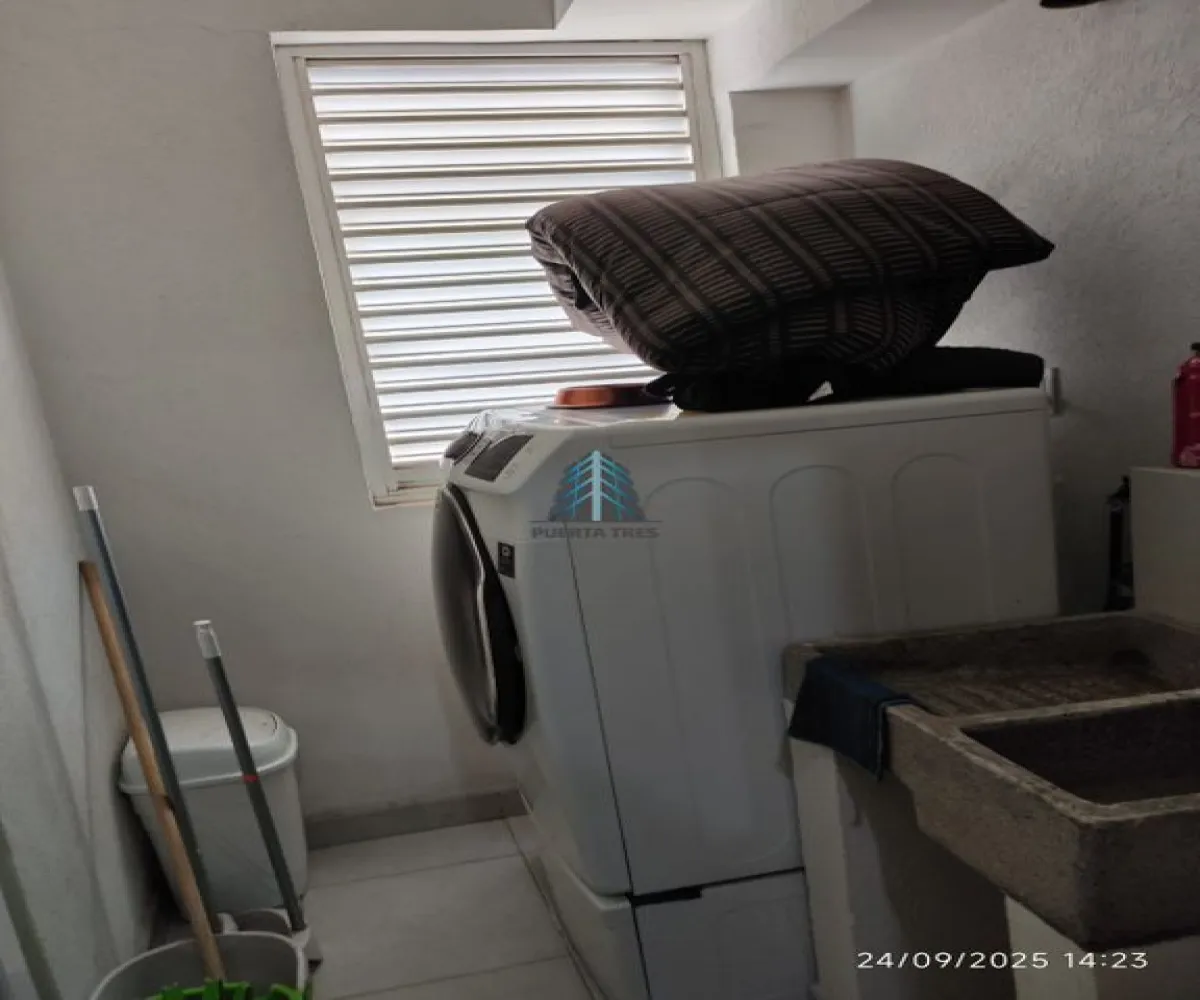 Departamento En Venta,TRES LAGOS CONDOMINIO,Calle Eutimio Pinzón 917, Guadalajara, Jalisco 44240, 2 Habitaciones,2 Baños,Calle Eutimio Pinzón,1,p8pqqu7