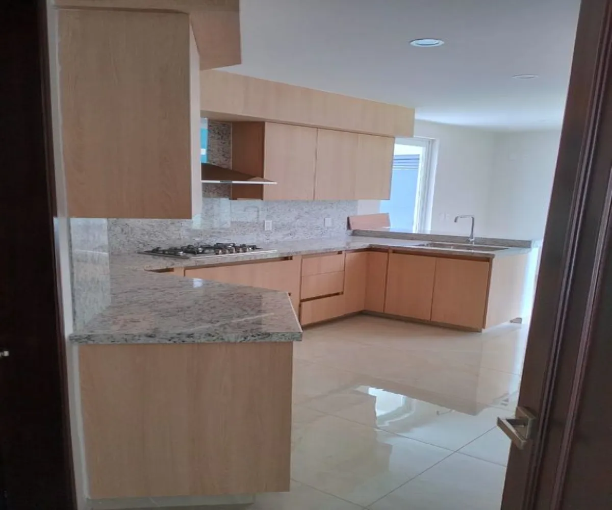 Casa En Venta,Jardín Real,Monarquia Sur 48, Zapopan, Jalisco 45136, 4 Habitaciones,4 Baños,Monarquia Sur,1,pUywhKt