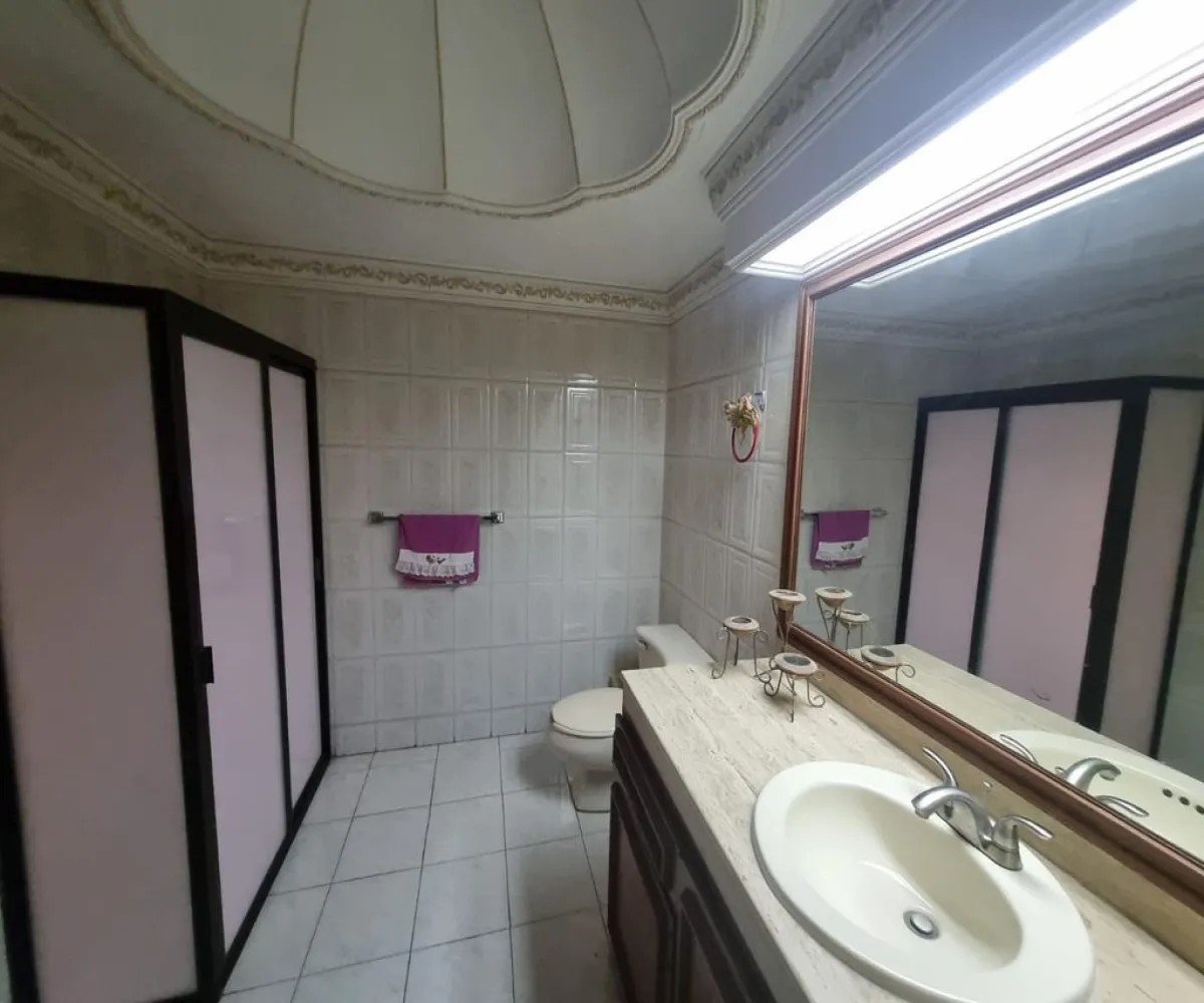 Casa En Venta,Jardines del Sol,Avenida Moctezuma 4618, Zapopan, Jalisco 45050, 4 Habitaciones,1 Baño,Avenida Moctezuma,2,pDSlC9I