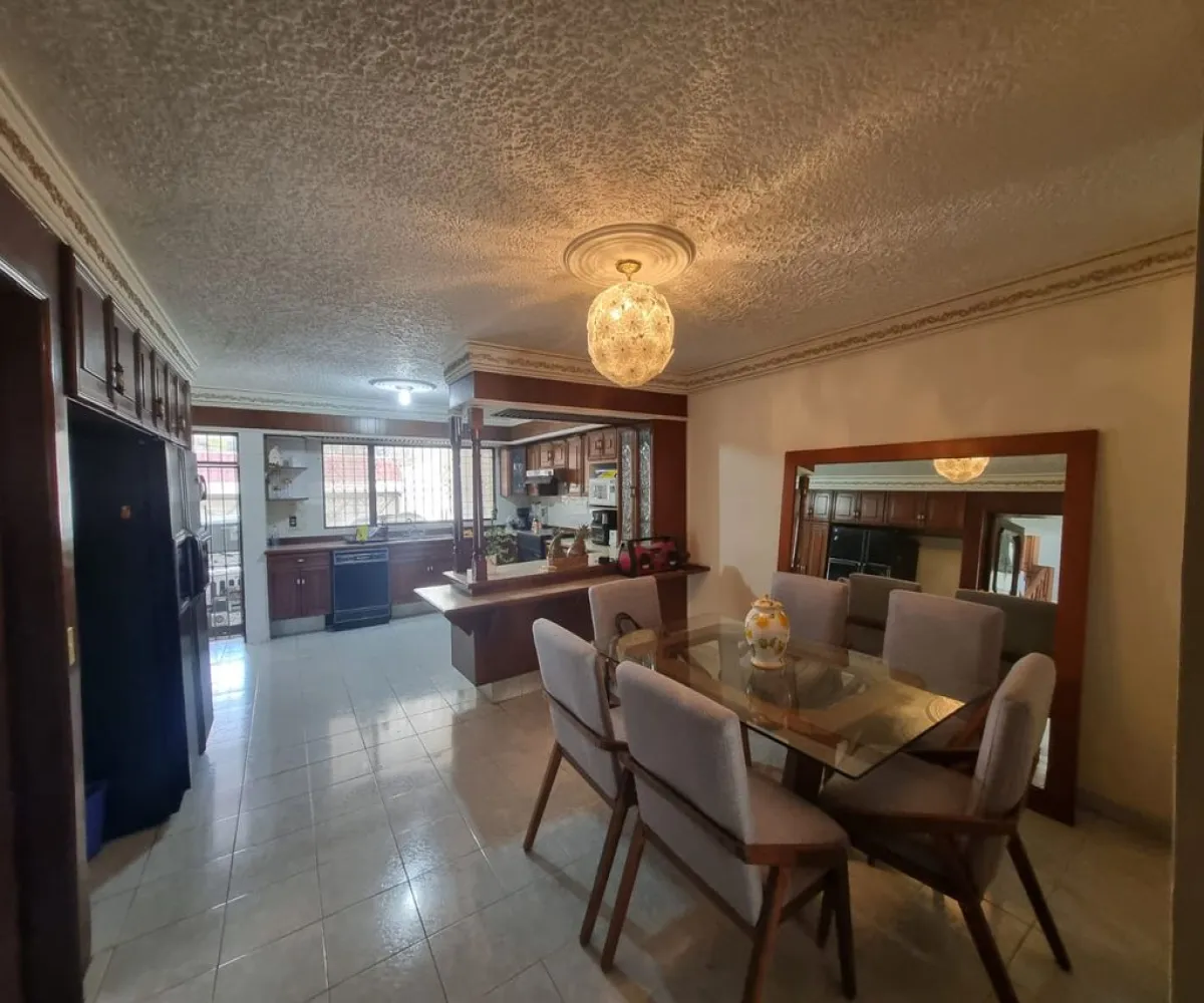 Casa En Venta,Jardines del Sol,Avenida Moctezuma 4618, Zapopan, Jalisco 45050, 4 Habitaciones,1 Baño,Avenida Moctezuma,2,pDSlC9I