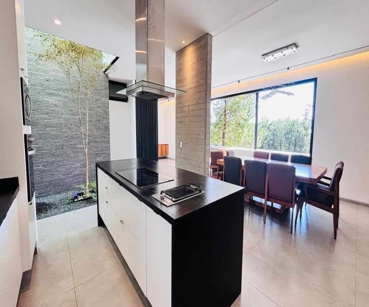 Casa En Venta,El Palomar,Vista hermosa 300, Tlajomulco de Zúñiga, Jalisco 45643, 3 Habitaciones,3 Baños,Vista hermosa ,3,pxv8MBT