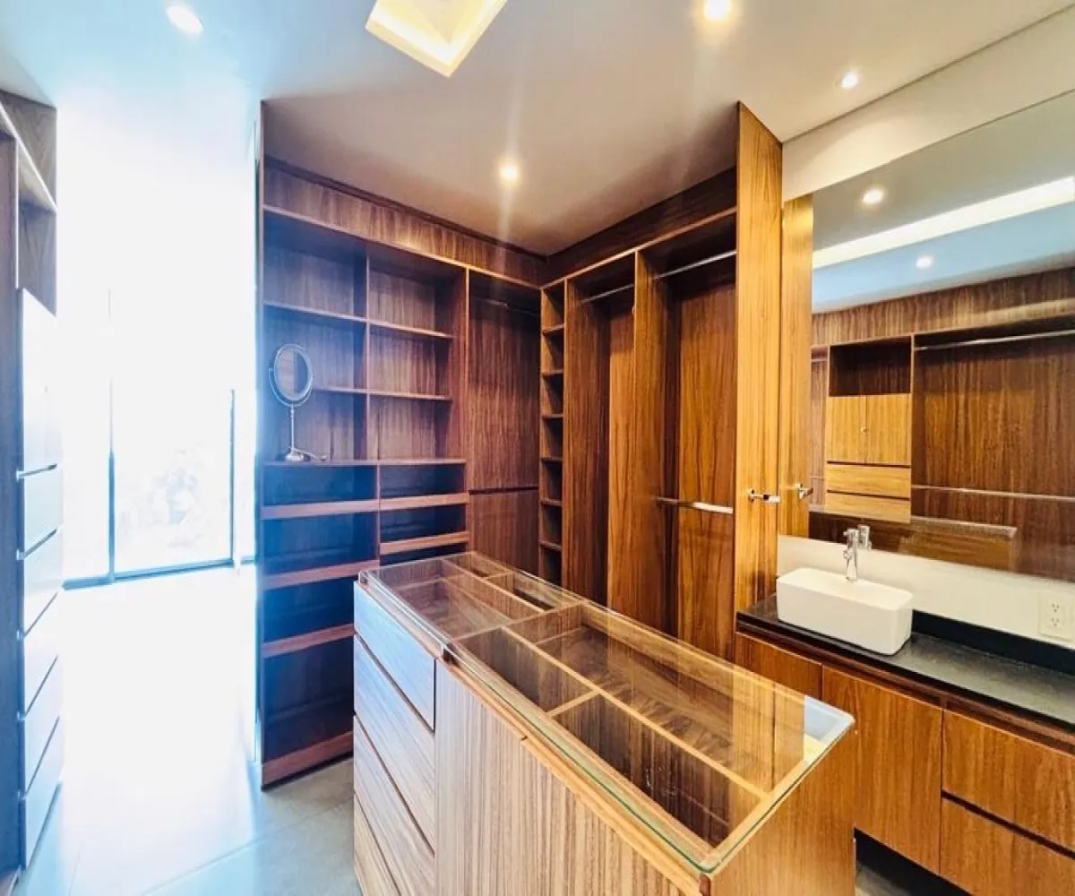 Casa En Venta,El Palomar,Vista hermosa 300, Tlajomulco de Zúñiga, Jalisco 45643, 3 Habitaciones,3 Baños,Vista hermosa ,3,pxv8MBT