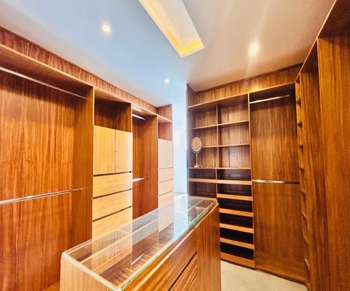 Casa En Venta,El Palomar,Vista hermosa 300, Tlajomulco de Zúñiga, Jalisco 45643, 3 Habitaciones,3 Baños,Vista hermosa ,3,pxv8MBT