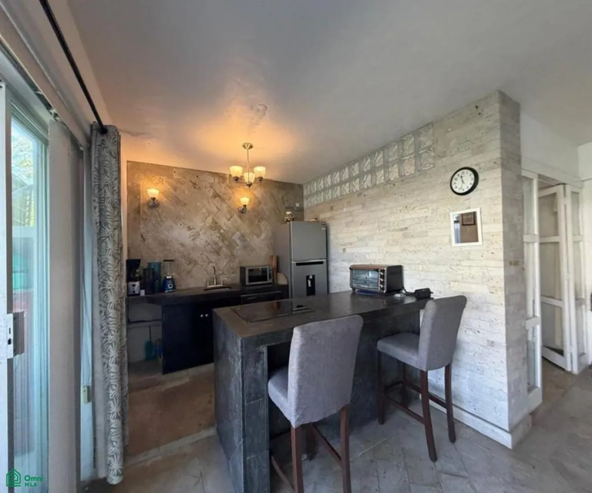 Departamento En Venta,La Marina,Paseo de la Marina Sur S/N, Puerto Vallarta, Jalisco 48314, 2 Habitaciones,2 Baños,Paseo de la Marina Sur,3,MX251062816