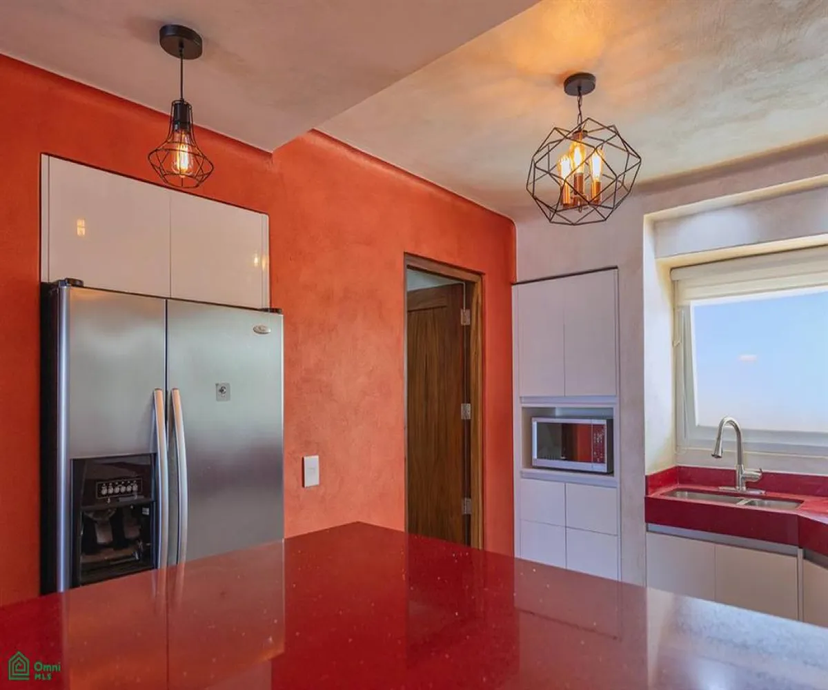 Departamento En Venta,La Marina,MARINA LAS PALMAS I Unit 204, Puerto Vallarta, Jalisco 48314, 2 Habitaciones,2 Baños,MARINA LAS PALMAS I,MX251062886