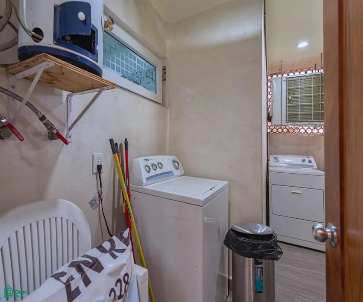 Departamento En Venta,La Marina,MARINA LAS PALMAS I Unit 204, Puerto Vallarta, Jalisco 48314, 2 Habitaciones,2 Baños,MARINA LAS PALMAS I,MX251062886