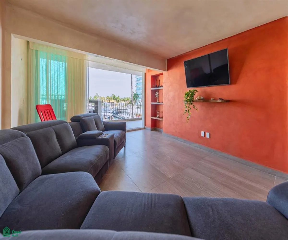 Departamento En Venta,La Marina,MARINA LAS PALMAS I Unit 204, Puerto Vallarta, Jalisco 48314, 2 Habitaciones,2 Baños,MARINA LAS PALMAS I,MX251062886